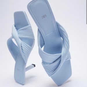 ZARA HEELED CROSSED STRAP SANDALS